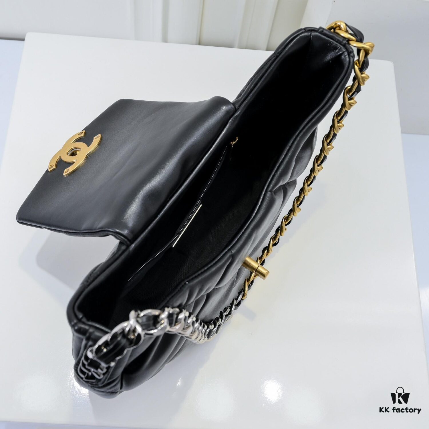 Chanel 19 Shoulder Bag in Quilted Calfskin with CC Logo and Chain Strap