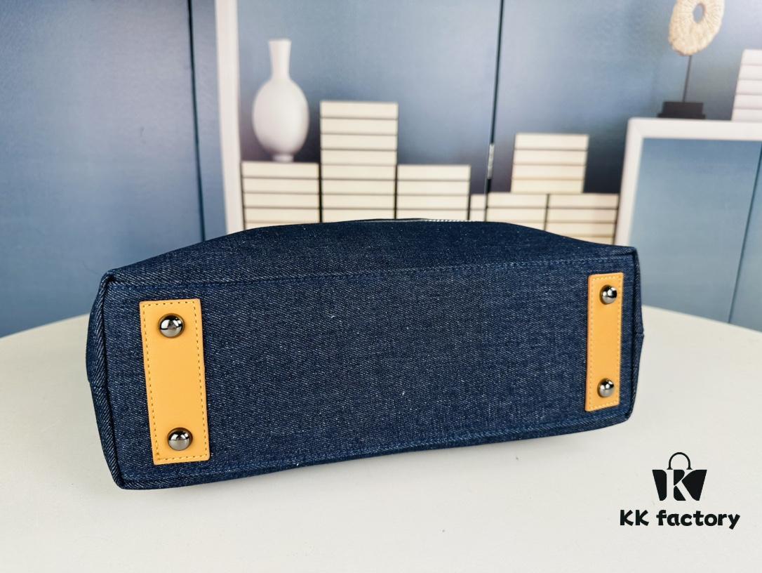 Small-sized New Arrival CHANEL Navy Blue Striped Denim Beach Tote