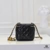 Small Chanel 24A New Double C Enamel Buckle Cosmetic Pouch Genuine Imported Lamb Leather Stylish and Exquisite