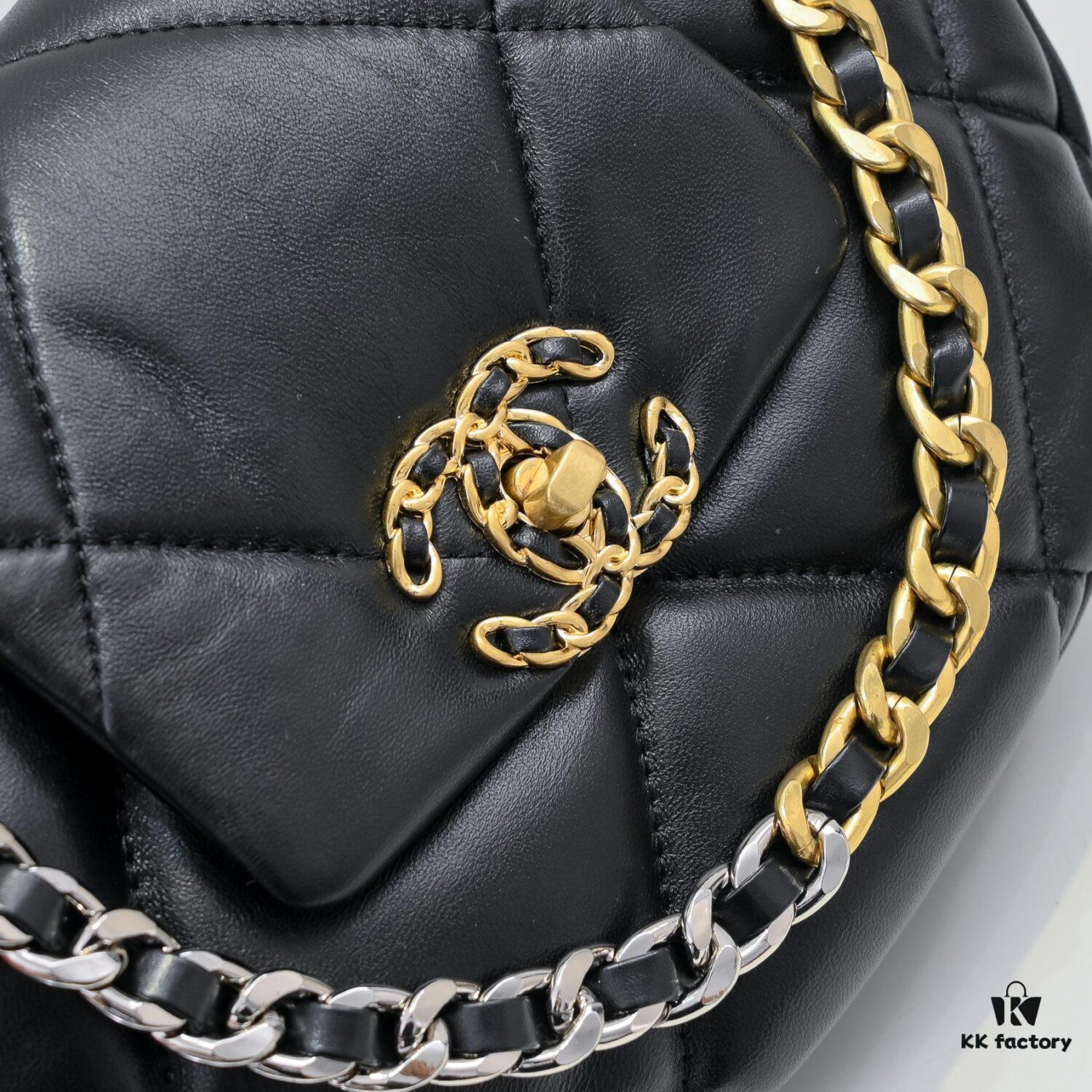 Chanel 19 Shoulder Bag in Quilted Calfskin with CC Logo and Chain Strap