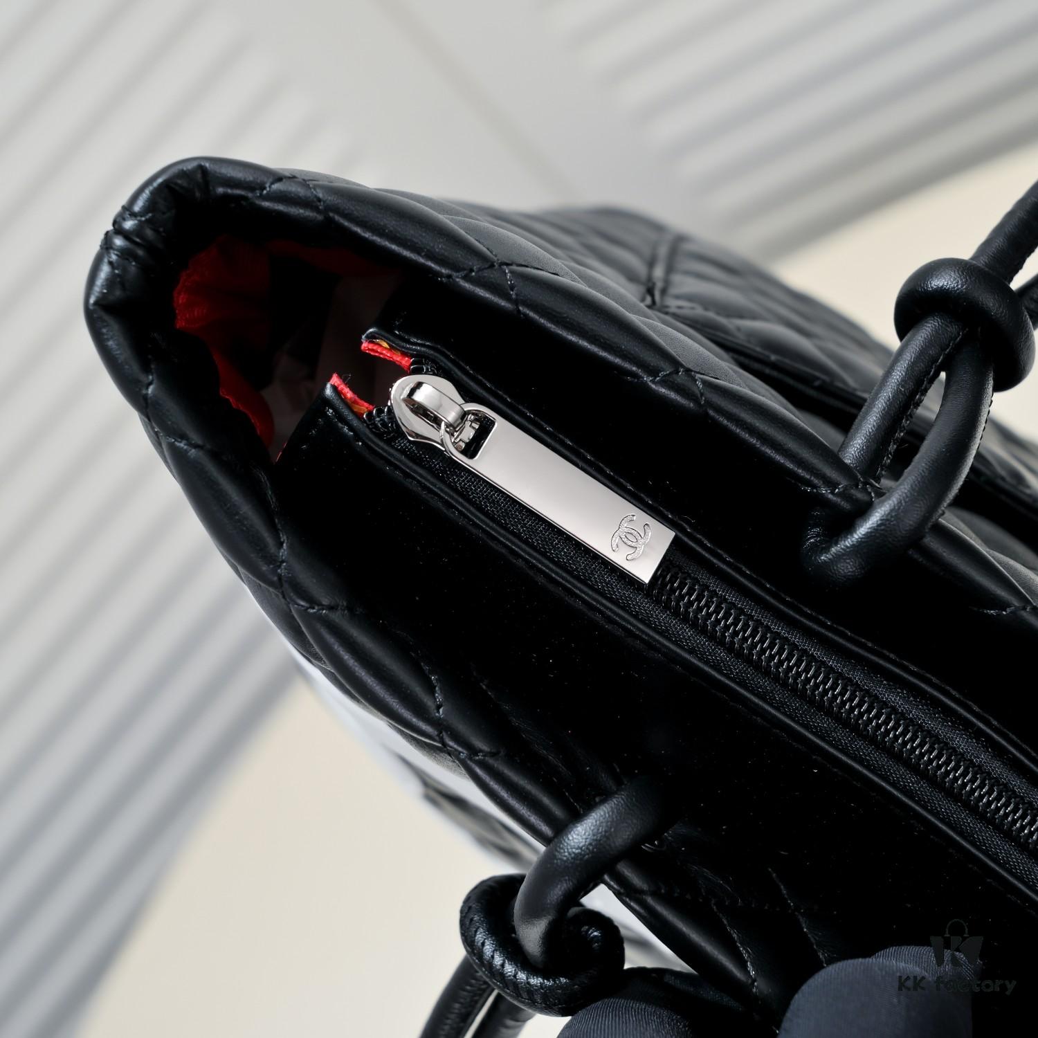 CHANEL 24A Vintage Spring Collection Mid-Age Classic Cambon Tote Bag 🌹💕... 2004 Brand New Ultimate Edition! A Timeless Revival – The Iconic 'Vegetable Basket' Tote Once Ranked Among the World's Top 50 Most Desirable Handbags, Made Famous by Miss Hilton. Discontinued at Boutiques – Unavailable Even with Money [Smile]. Exclusively Sourced from a Rare Vintage Store. ZP-Developed Leather: European Original Haas Calfskin, Imported from Italy, with 24K Thick Gold-Plated Steel Lock. Limited Supply, Frequently Out of Stock. The Bag’s Texture and Feel Are Perfectly Matched to the Authentic Version ✔️