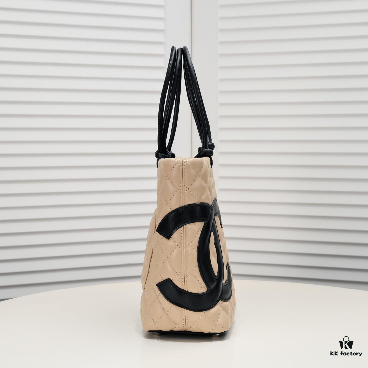 CHANEL 24A Spring/Summer Vintage Bag – Rare 2006 Never-Used Limited Edition! Iconic 'Hilton Basket' Design