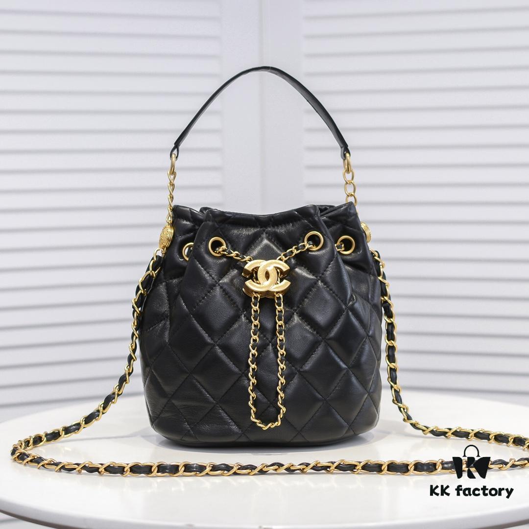Chanel Vintage Drawstring Button Bag Made of Lambskin with Classic Quilting and Chain-in-Leather Strap