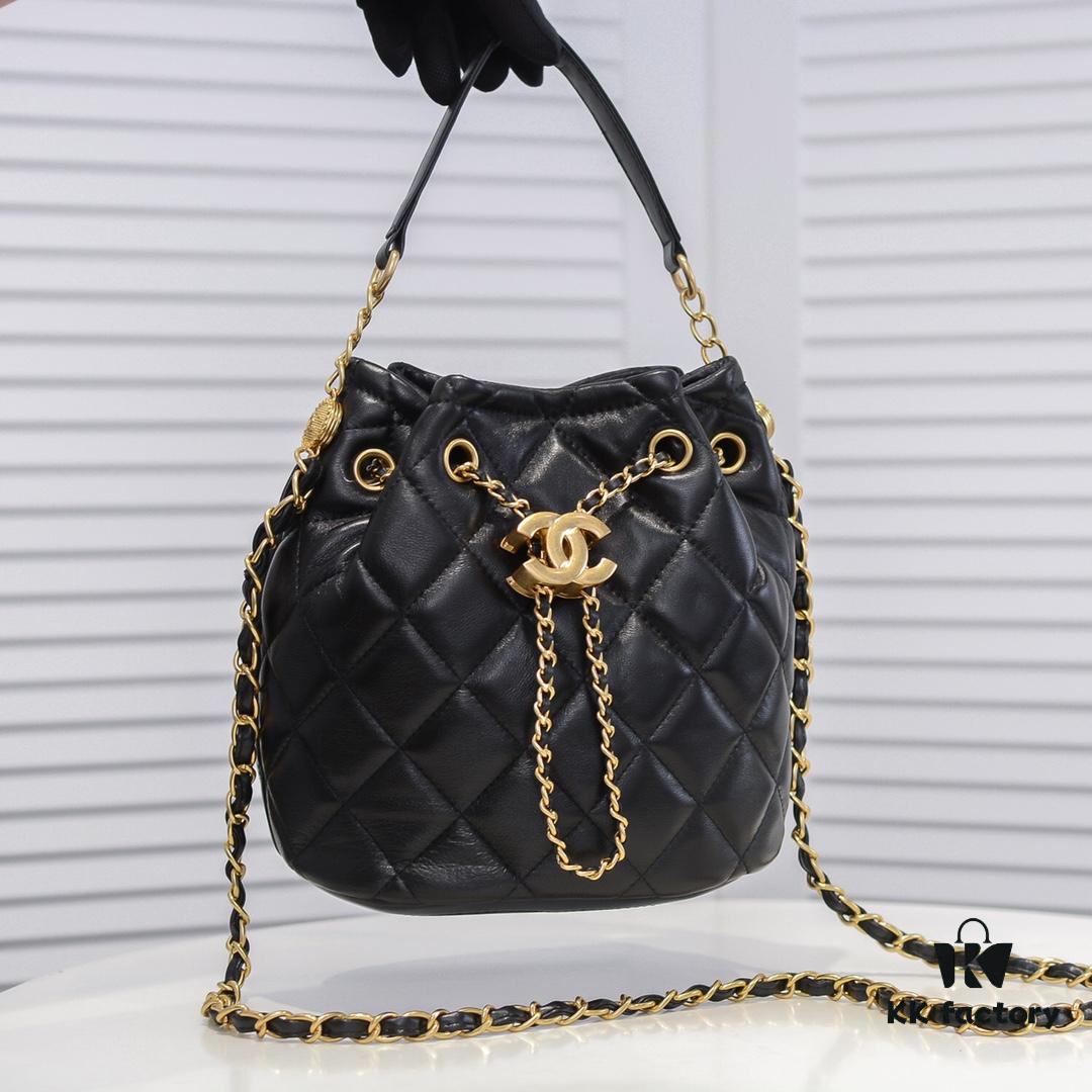 Chanel Vintage Drawstring Button Bag Made of Lambskin with Classic Quilting and Chain-in-Leather Strap