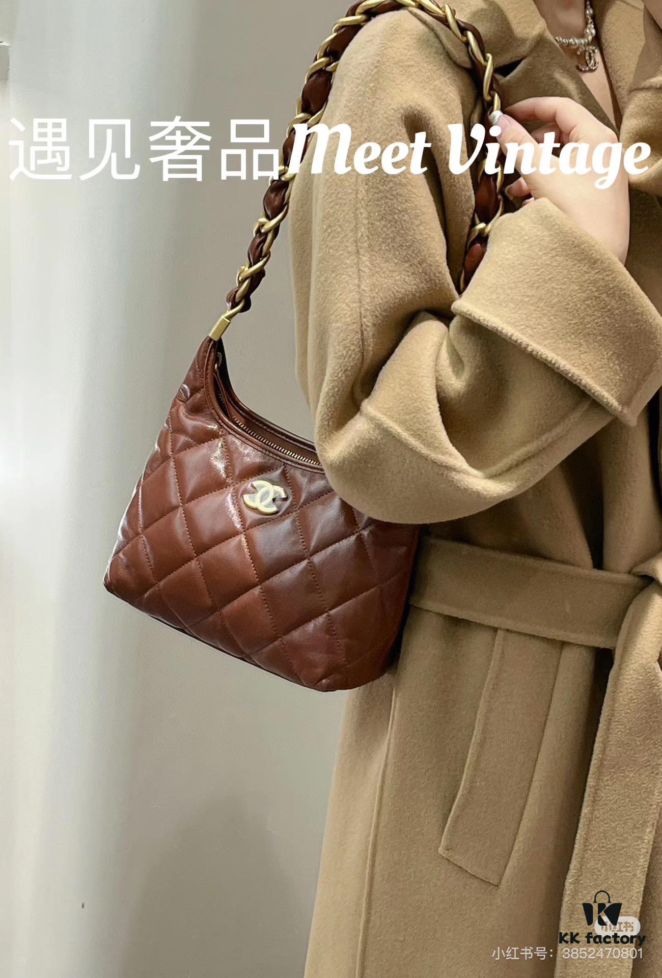 New Arrival Mini Unfiltered | Today's Must-Have: Chanel 24A Hobo 🖤