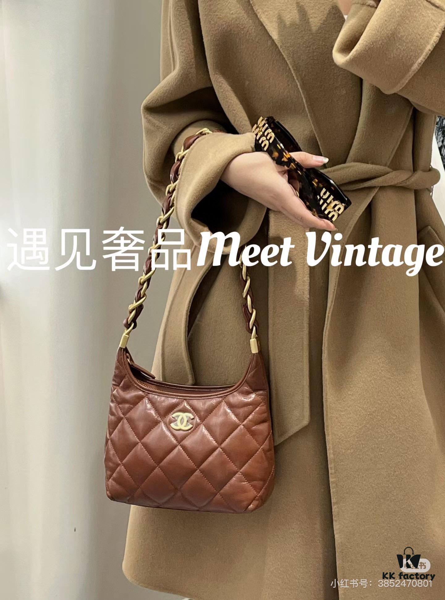 New Arrival Mini Unfiltered | Today's Must-Have: Chanel 24A Hobo 🖤