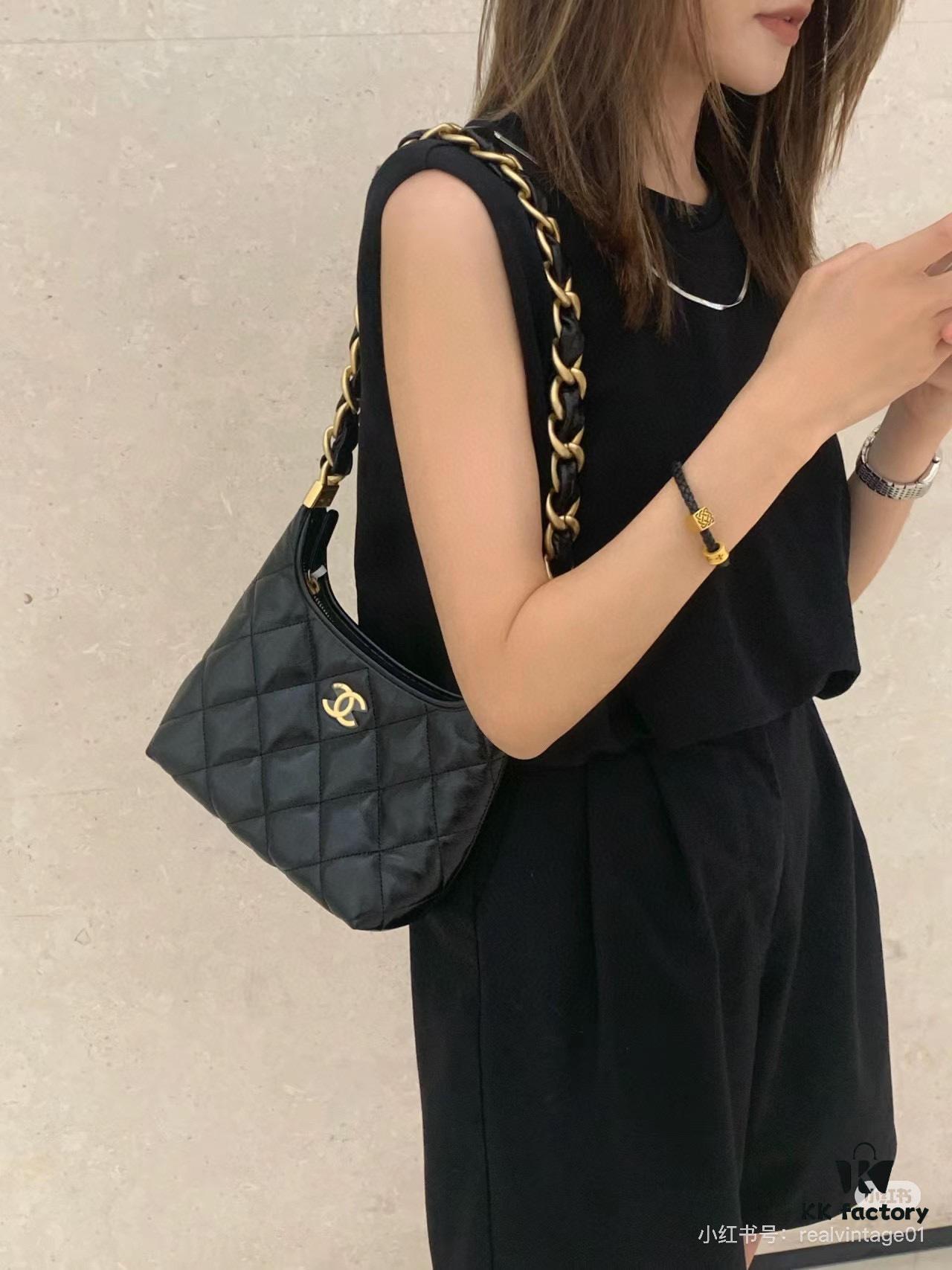 New Arrival Mini Unfiltered | Today's Must-Have: Chanel 24A Hobo 🖤