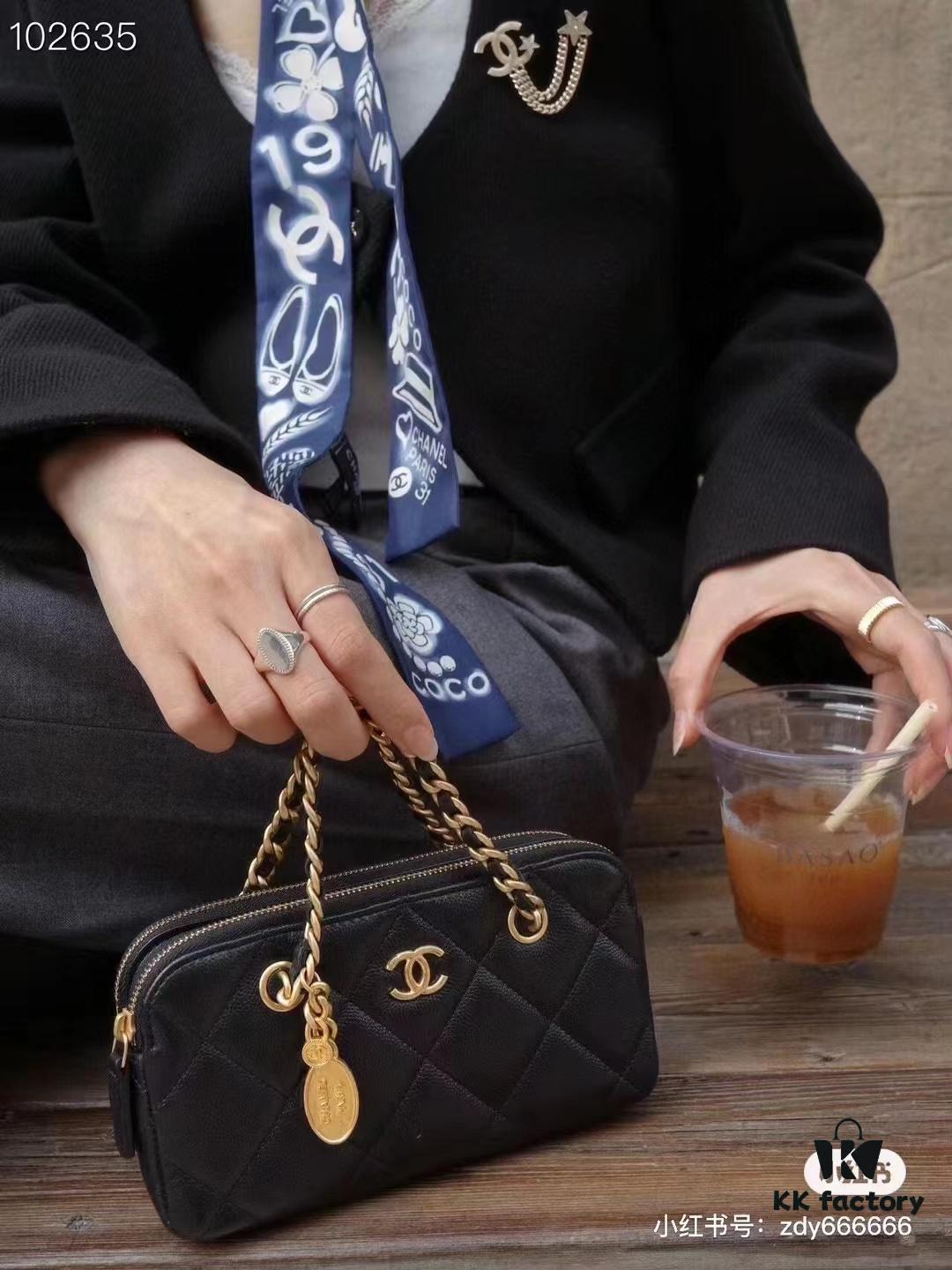 Chanel 23K Gold Coin Chain Bag Vintage Style 270 Batch