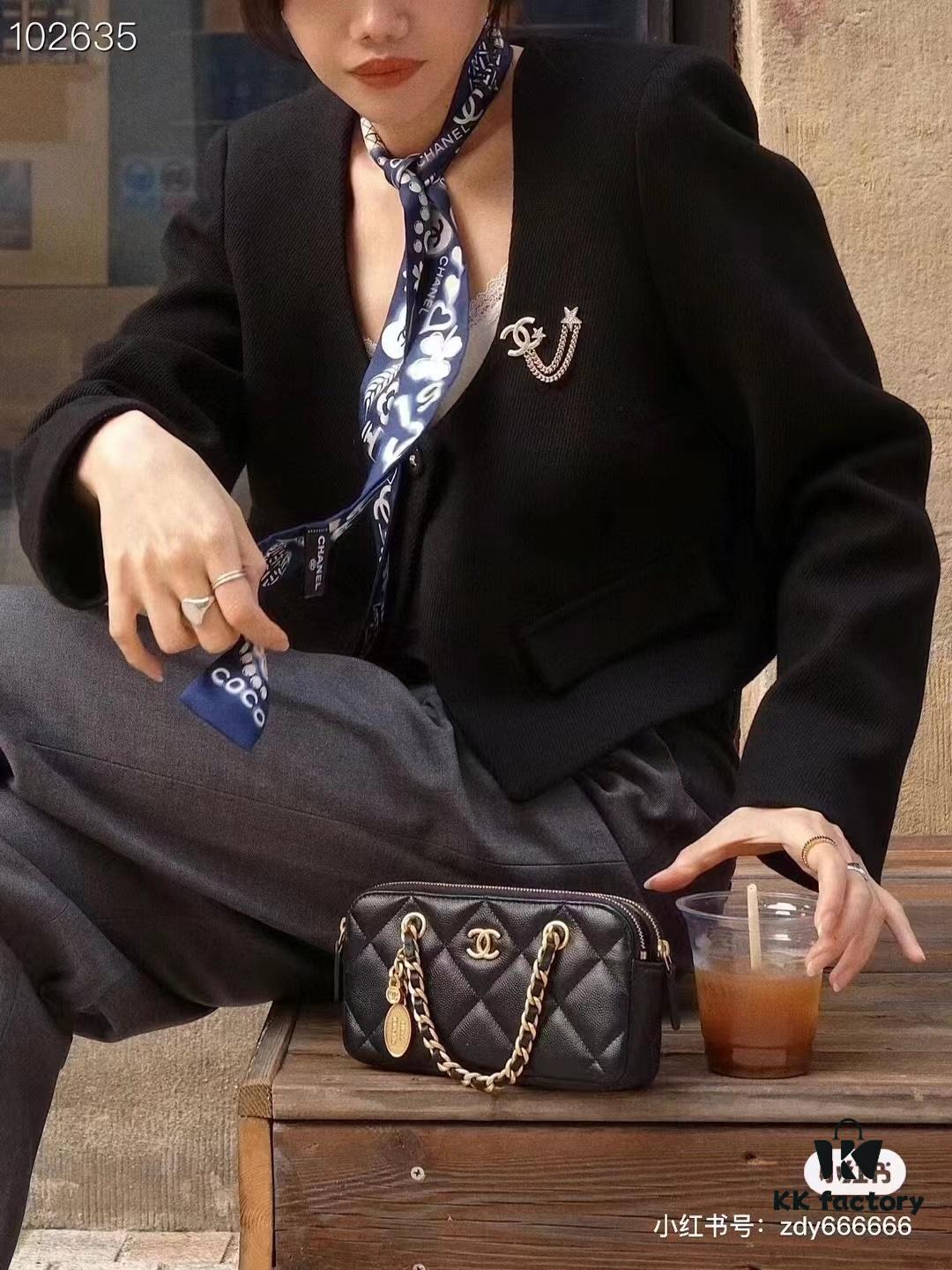 Chanel 23K Gold Coin Chain Bag Vintage Style 270 Batch