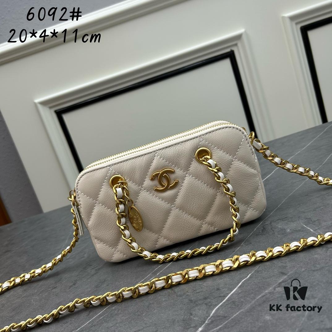Chanel 23K Gold Coin Chain Bag Vintage Style 270 Batch