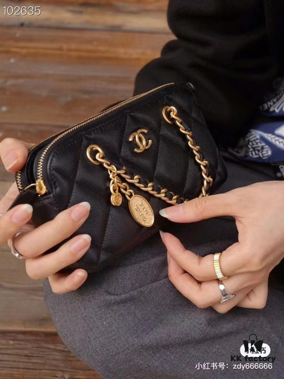 Chanel 23K Gold Coin Chain Bag Vintage Style 270 Batch