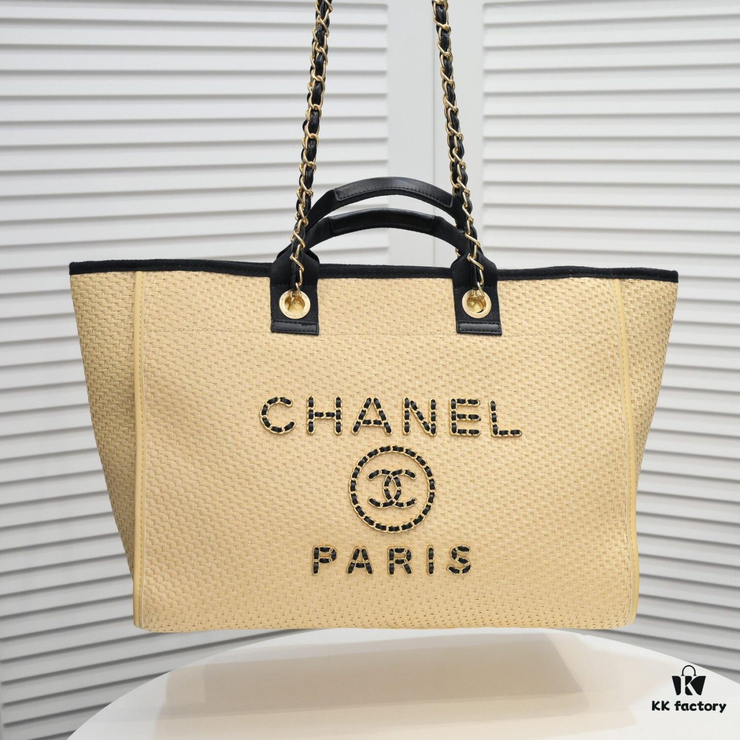 Chanel | 2021 New Straw Woven Beach Tote Bag 🏖️