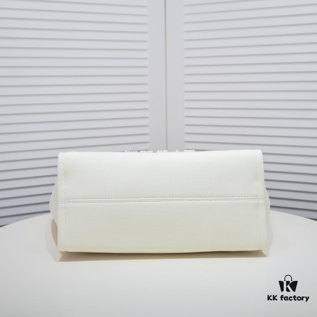 Chanel Tote Bag Spring and Summer Resort Style Canvas Beach Bag with Chain Stripes