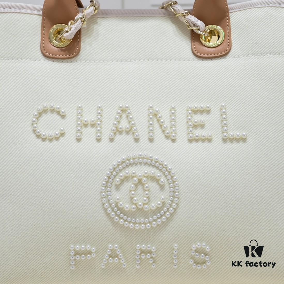 Chanel Tote Bag Spring and Summer Resort Style Canvas Beach Bag with Chain Stripes
