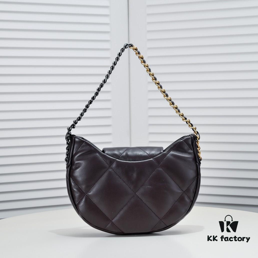 New Arrival‼️ CHANEL 19bag Collection 24C Pre-Spring Half-Moon Shoulder Bag