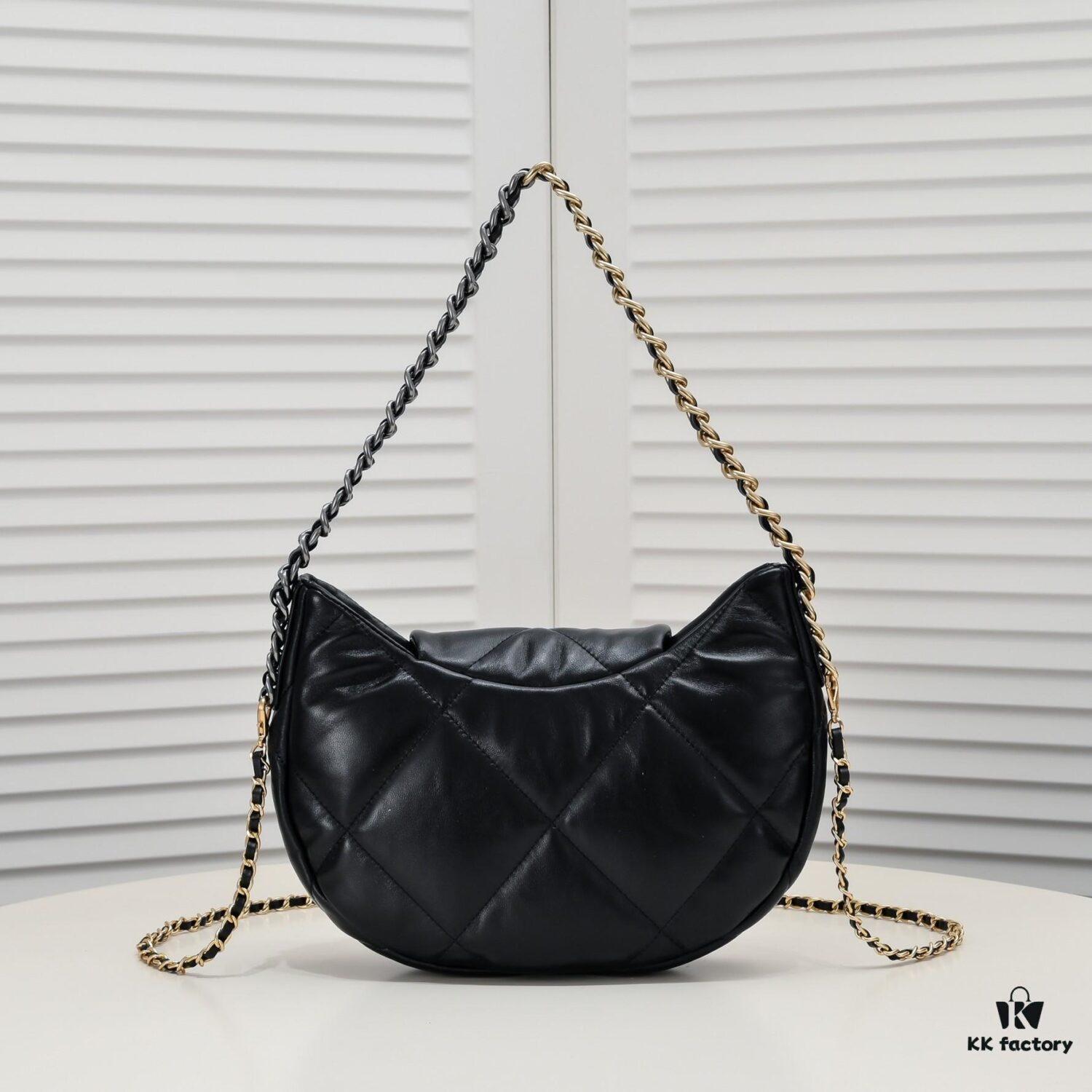 New Release‼️ CHANEL 19bag Series 24C Pre-Spring Half-Moon Underarm Bag