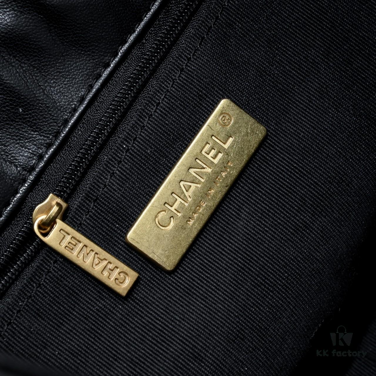 New Release‼️ CHANEL 19bag Collection 24C Pre-Spring Half-Moon Crossbody Bag