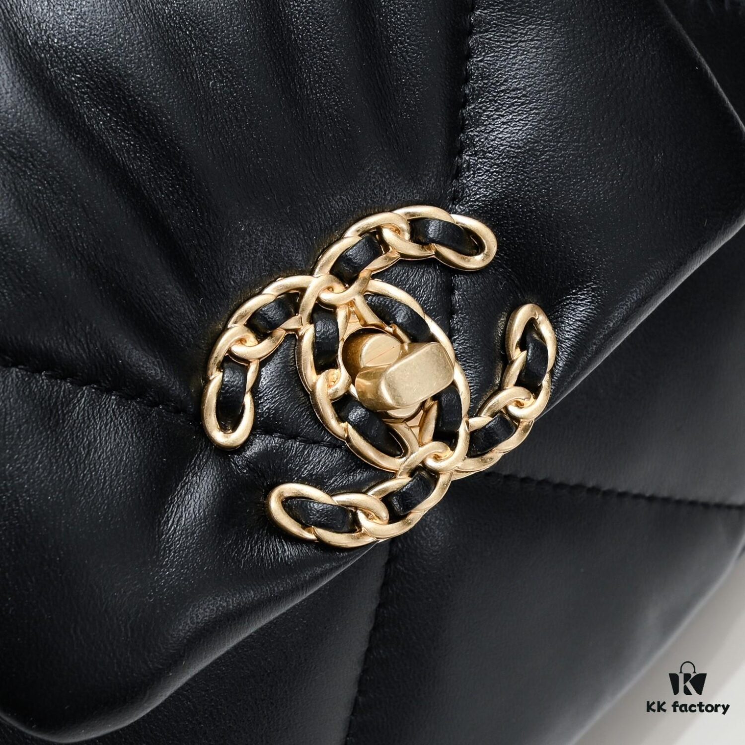 New Release‼️ CHANEL 19bag Series 24C Pre-Spring Half-Moon Underarm Bag