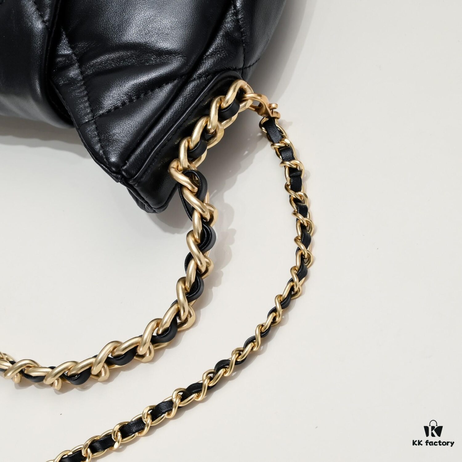 New Release‼️ CHANEL 19bag Series 24C Pre-Spring Half-Moon Underarm Bag