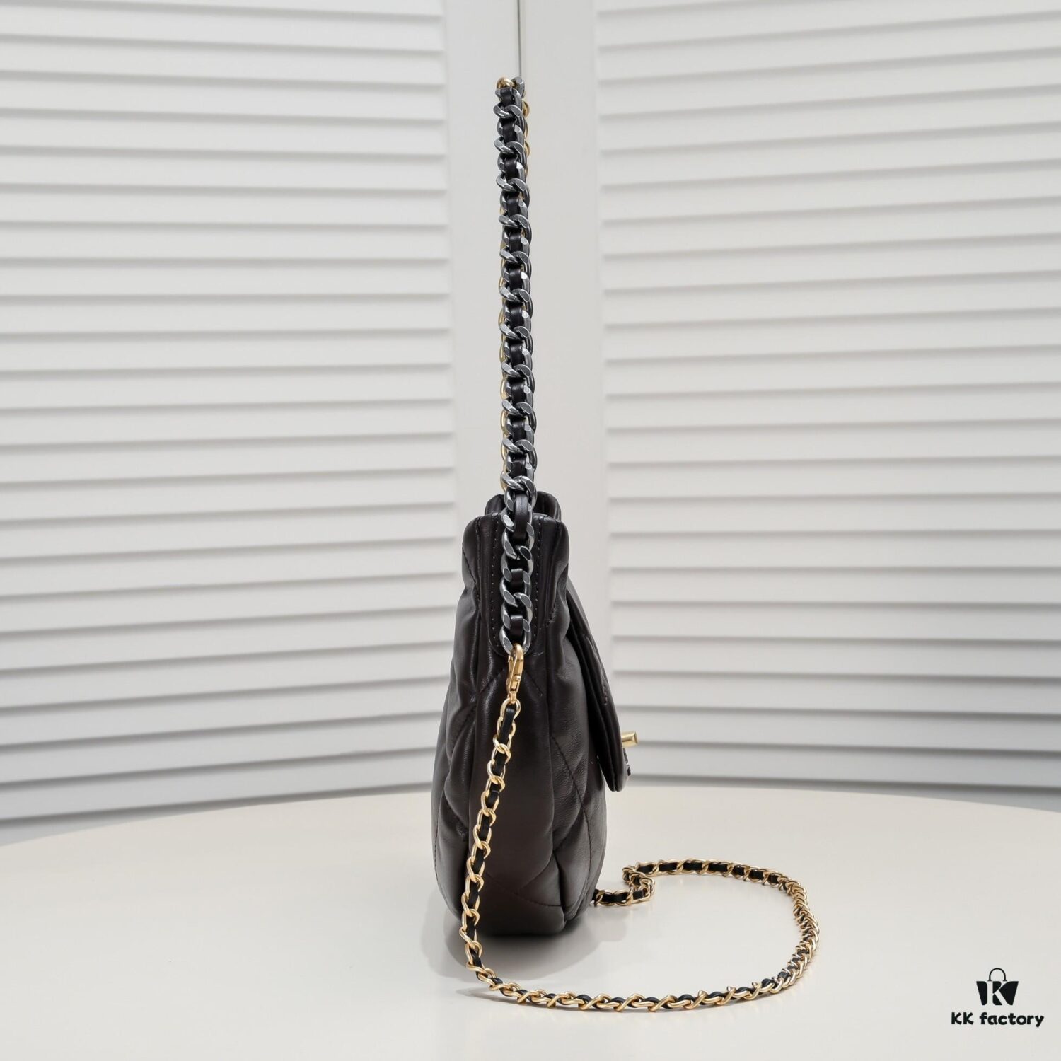 New Arrival‼️CHANEL 19bag Series 24C Pre-Spring Half-Moon Underarm Bag