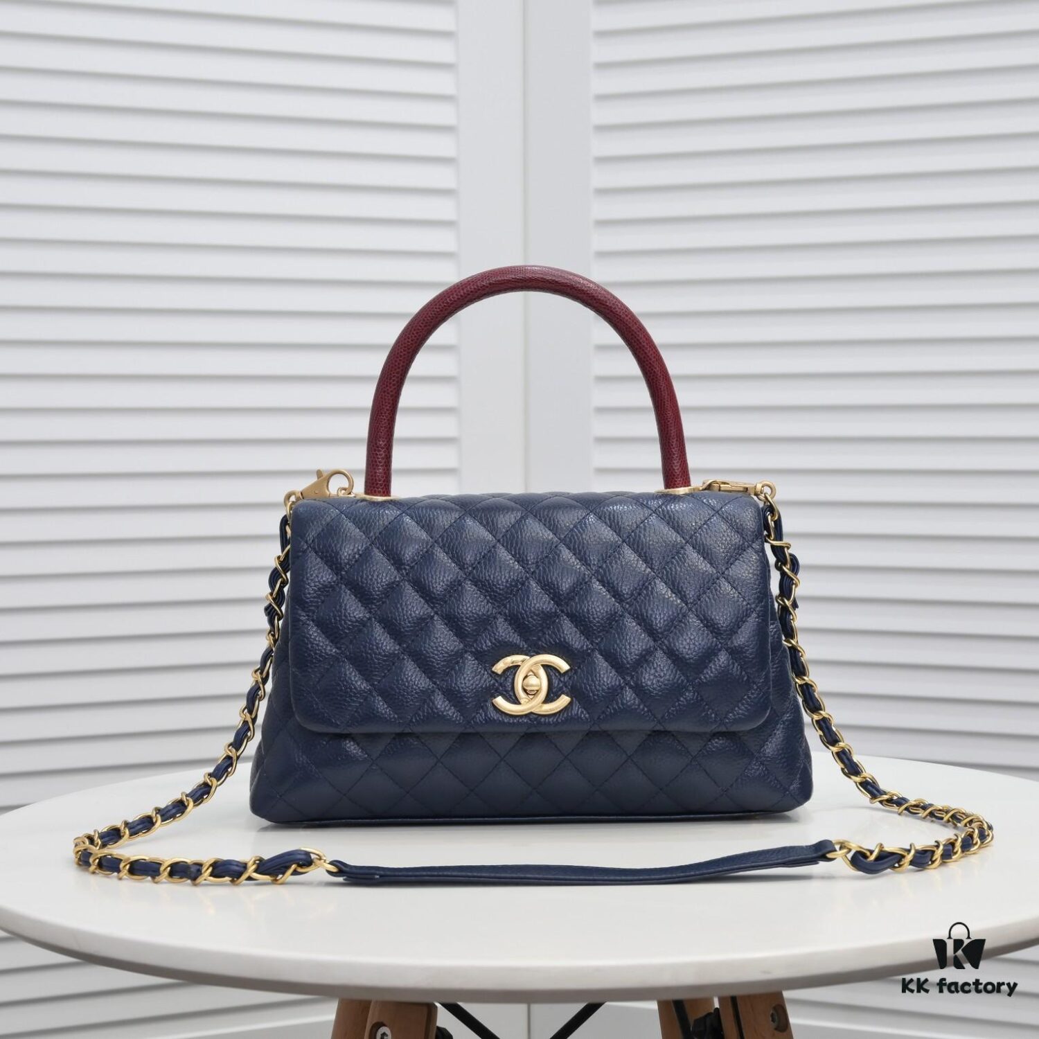 Deep Blue with Red Accents Chanel-Style Flap Bag, Unique Design, Dual Shoulder and Handheld Wear, Imported Top Layer Cowhide, Lychee Texture, Upgraded Full Imported Gold-Tone Hardware, Master Craftsmanship