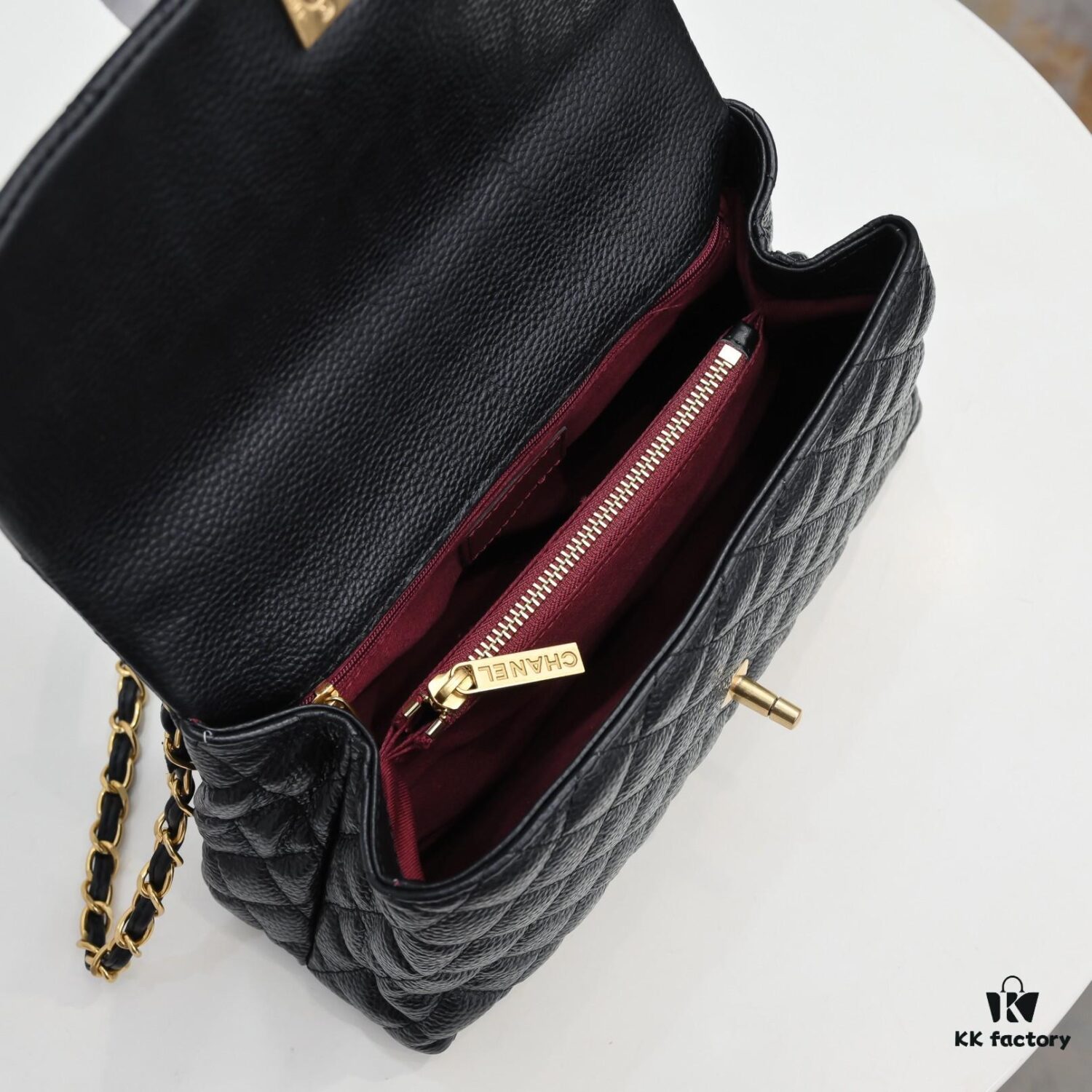 Black and Red Hand-Exchanged Chanel - Unique Design Flap Bag for Shoulder or Handheld Use