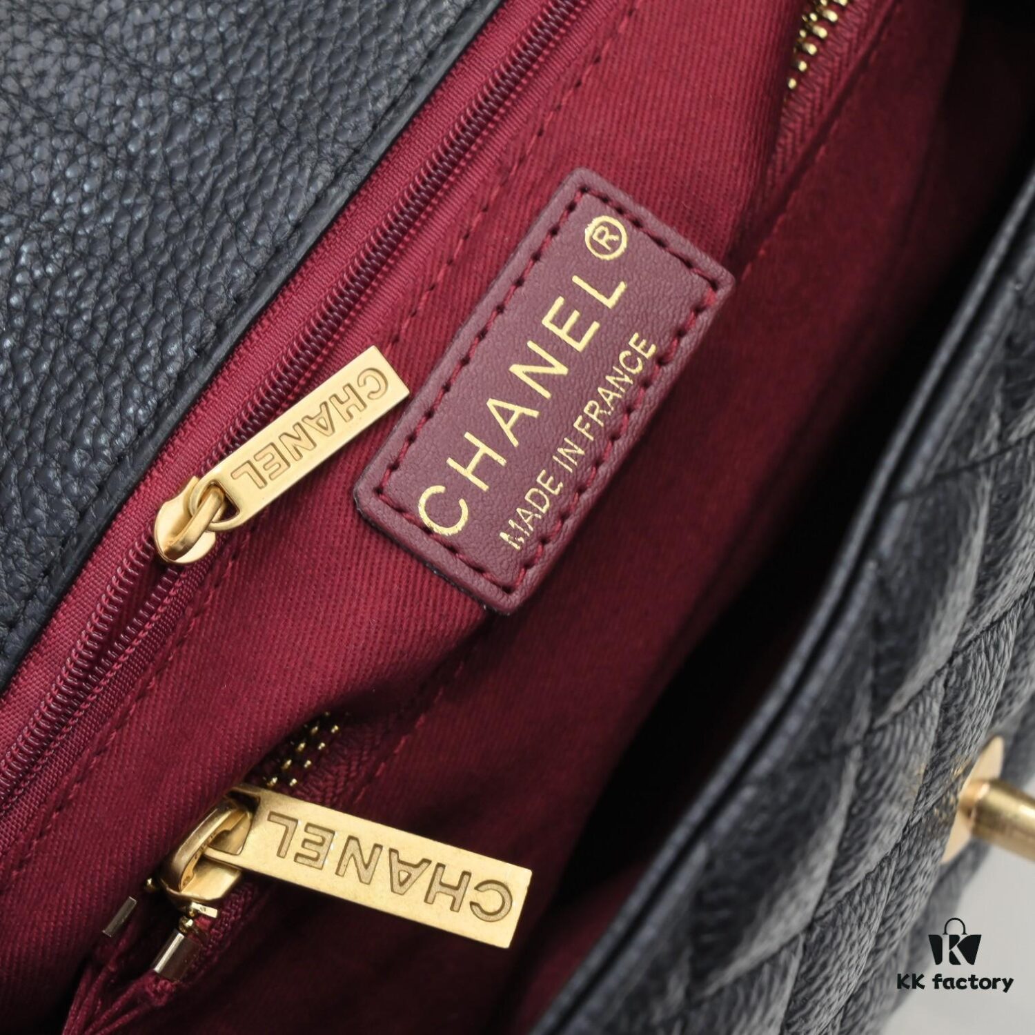 Black and Red Hand-Exchanged Chanel - Unique Design Flap Bag for Shoulder or Handheld Use