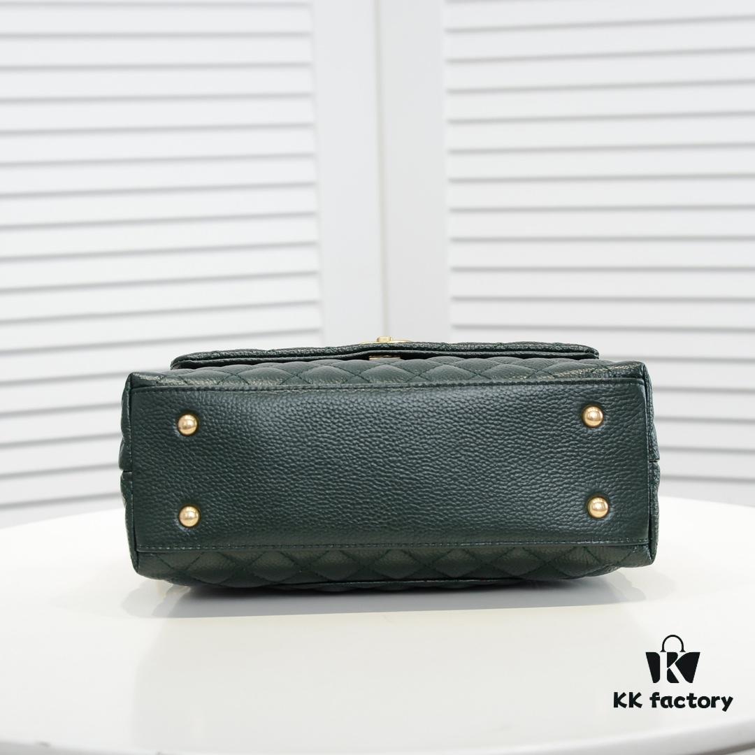 Emerald Green and Red Chanel-Style Shoulder Bag with Unique Clasp Design – Dual Carry Tote & Crossbody, Exotic Texture with Luxe Gold Hardware