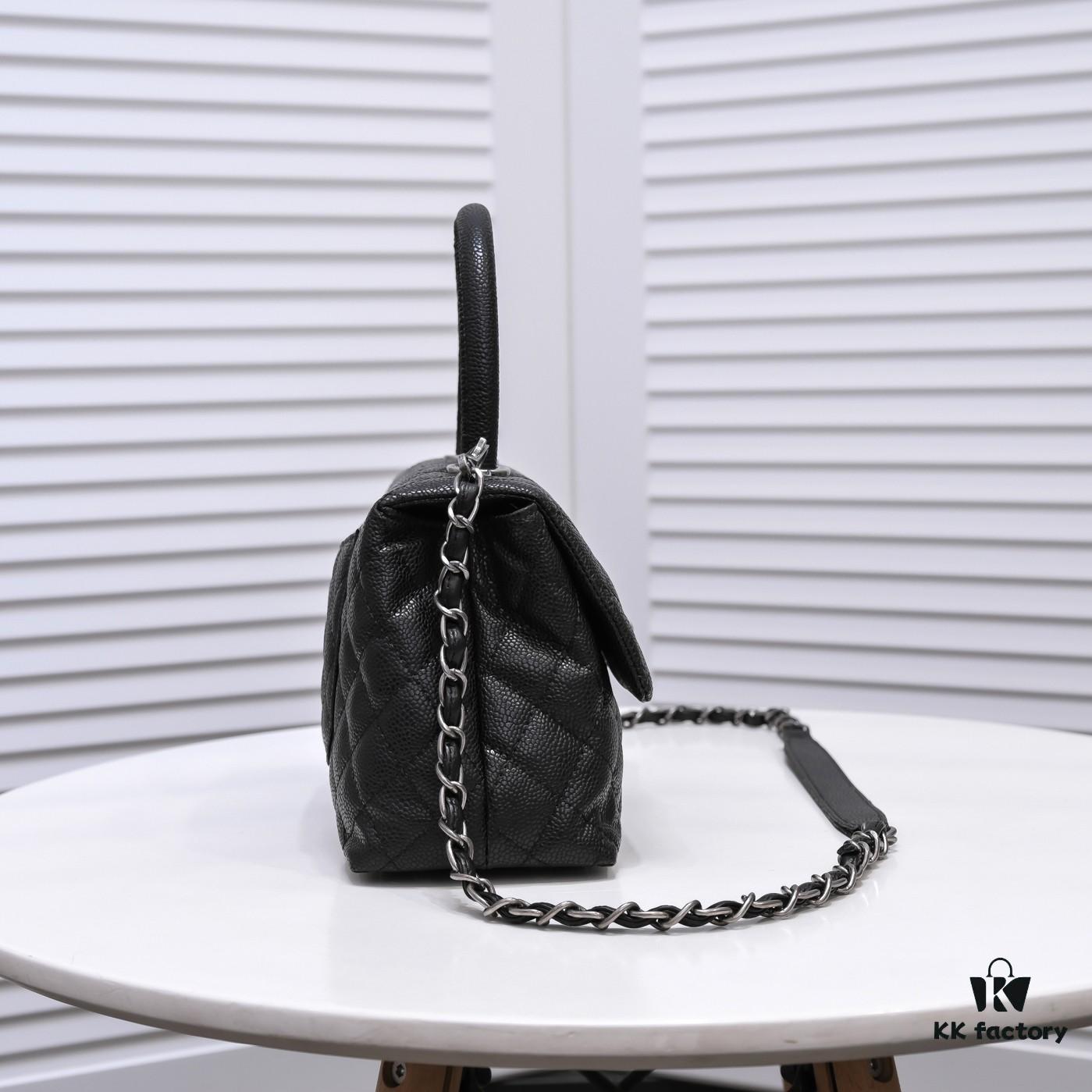 Chanel Unique Design Flap Bag, Shoulder and Handheld Dual-Purpose, Made from Imported Full-Grain Calfskin with Quilted Texture, Upgraded Gold-Tone Hardware, Handcrafted by Master Artisans