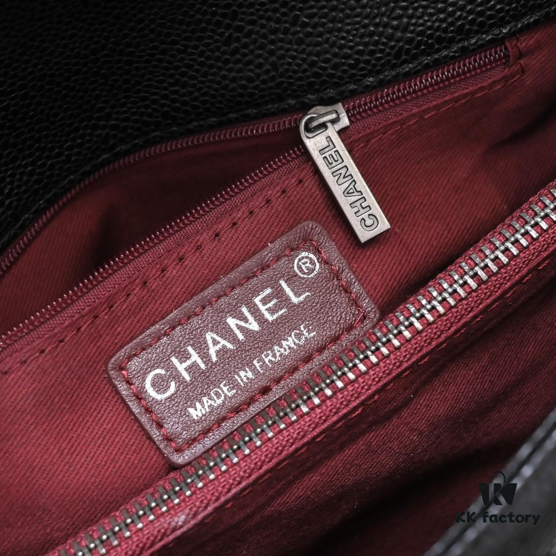 Chanel Unique Design Flap Bag, Shoulder and Handheld Dual-Purpose, Made from Imported Full-Grain Calfskin with Quilted Texture, Upgraded Gold-Tone Hardware, Handcrafted by Master Artisans