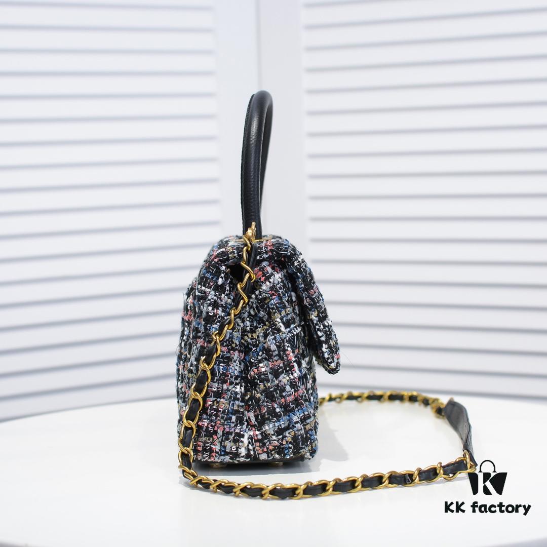 Chanel 20 Early Autumn New Arrival 💥 Unique Design Flap Bag with Shoulder and Top Handle Dual Carry Options 🙌 Premium Imported Sequined Tweed! Ⓜ One-of-a-Kind Material Paired with Upgraded Full Imported Gold-Tone Hardware 💍💍💍 Crafted by Master Artisans 😜 Pure Handmade Excellence 😏 An Elegant You Deserves a High-End Chanel Bag That Radiates Grace and Brilliance 💃 Timeless Fashion Model No.: 92991 Size: 26*16*9cm