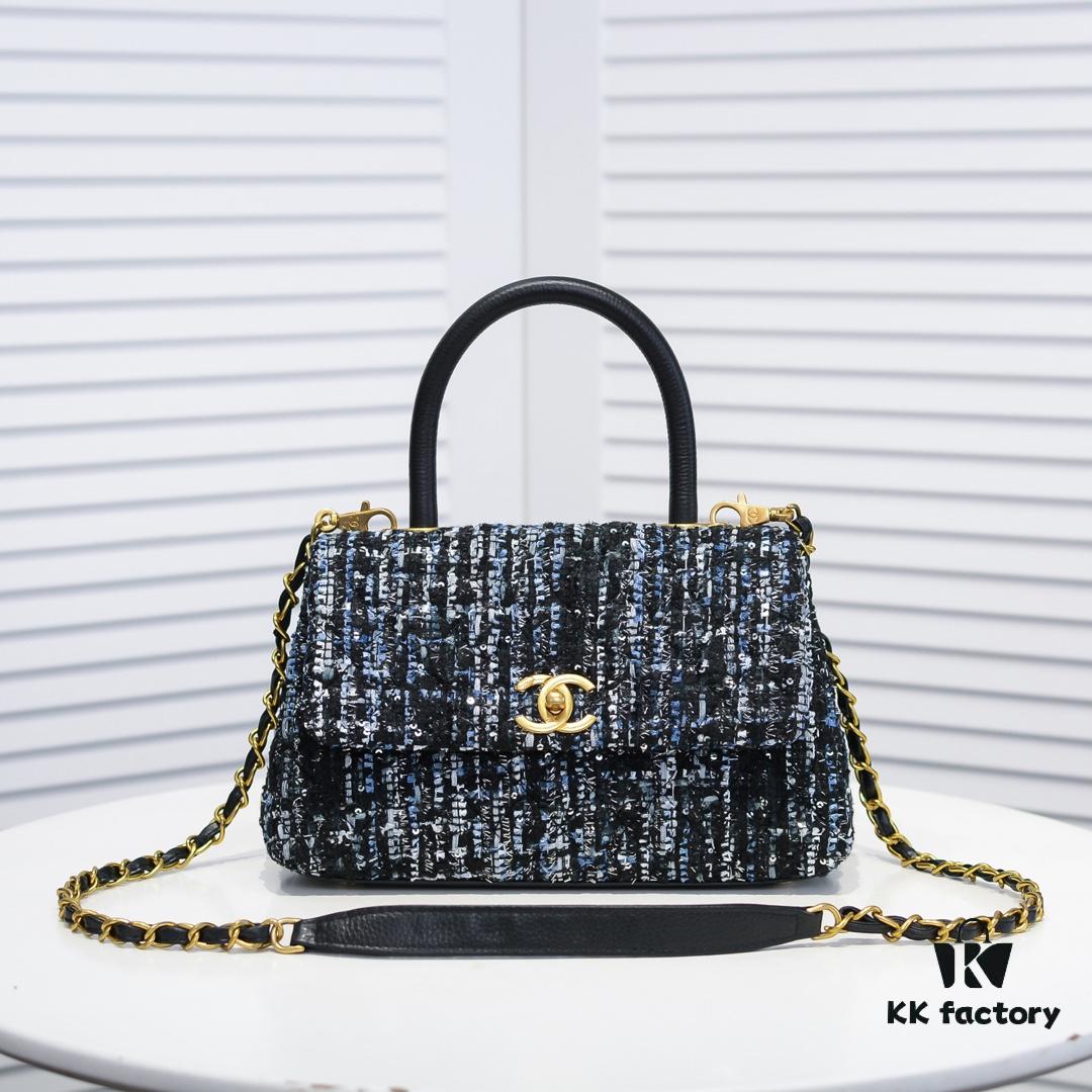Chanel 20 Early Autumn New Arrival 💥 Unique Design Flap Bag with Shoulder and Top Handle Dual Carry Options 🙌 Premium Imported Sequined Tweed! Ⓜ One-of-a-Kind Material Paired with Upgraded Full Imported Gold-Tone Hardware 💍💍💍 Crafted by Master Artisans 😜 Pure Handmade Excellence 😏 An Elegant You Deserves a High-End Chanel Bag That Radiates Grace and Glamour 💃 Timeless Fashion Model No.: 92991 Size: 26*16*9cm