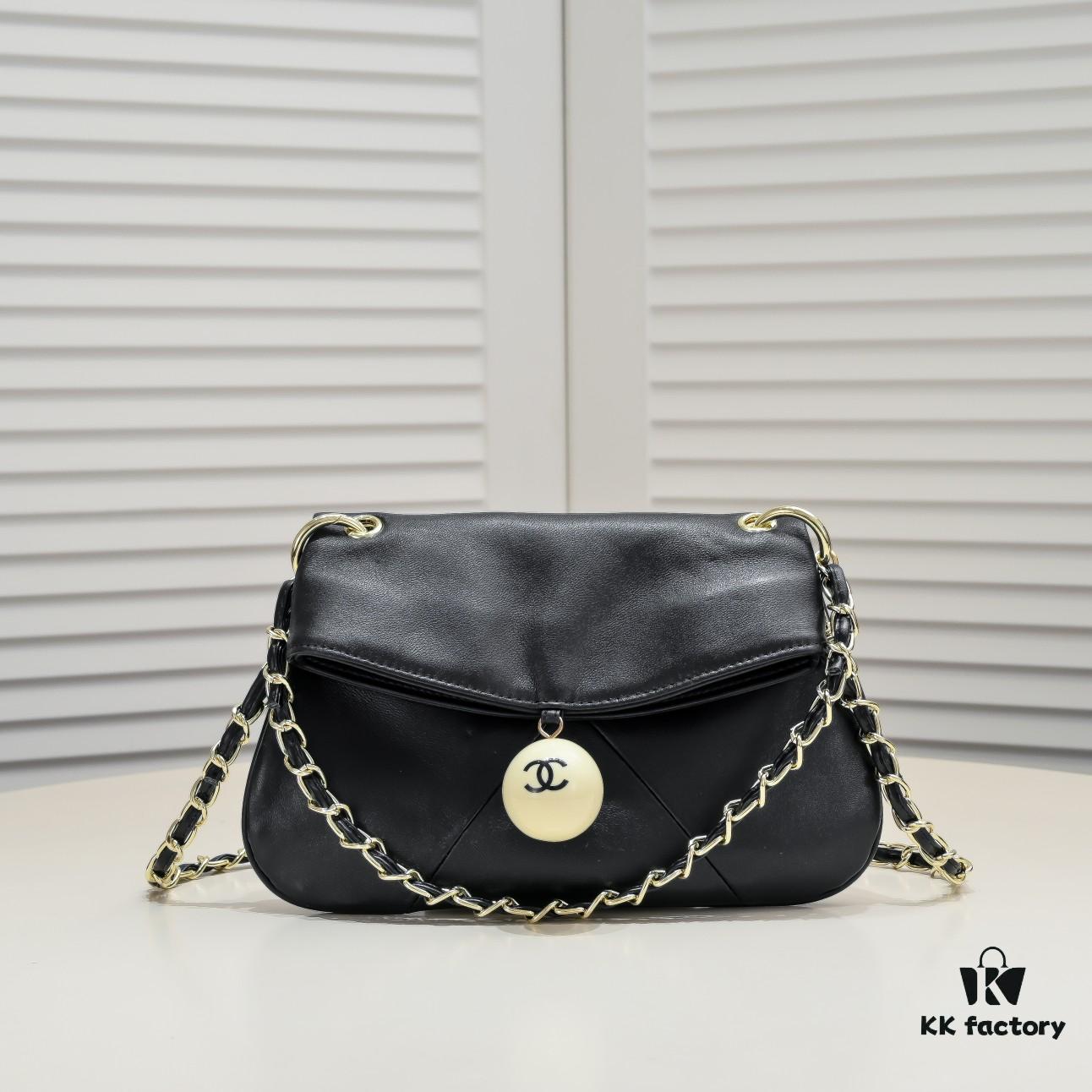 Chanel 24P Hobo Vintage Ping Pong Handbag, Dual-Use Practical Bag with Crossbody Leather-Threaded Chain