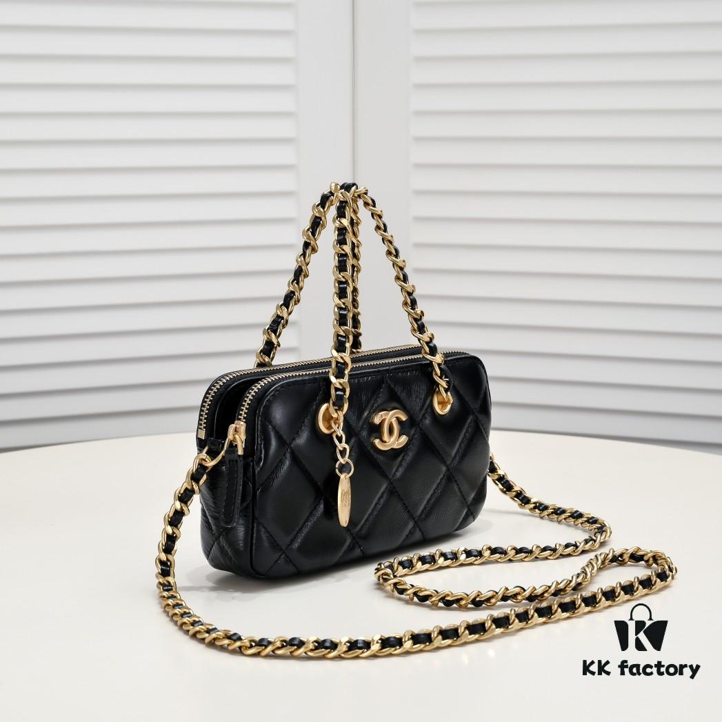 Chanel 23K Gold Coin Chain Bag Vintage Style Fashionable and Versatile Handbag
