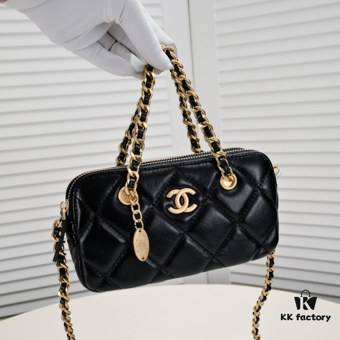 Chanel 23K Gold Coin Chain Bag Vintage Style Fashionable and Versatile Handbag