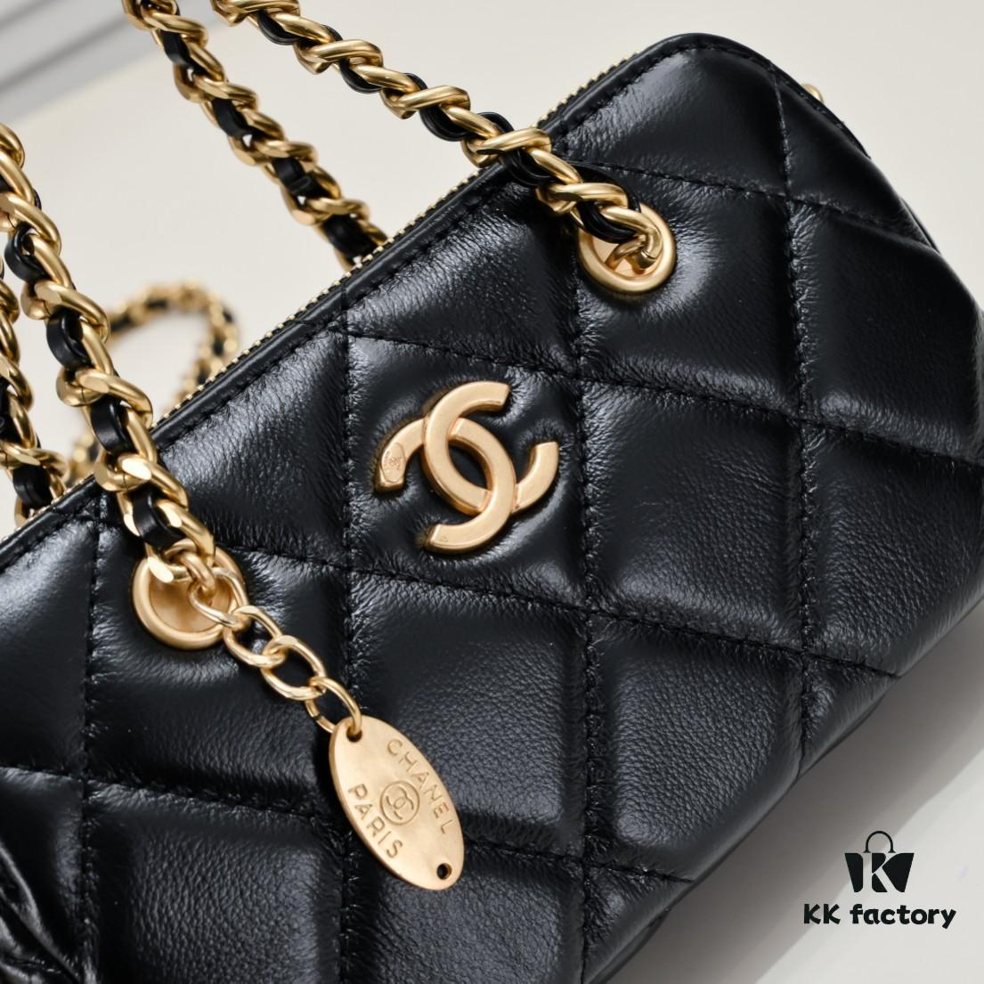 Chanel 23K Gold Coin Chain Bag Vintage Style Fashionable and Versatile Handbag