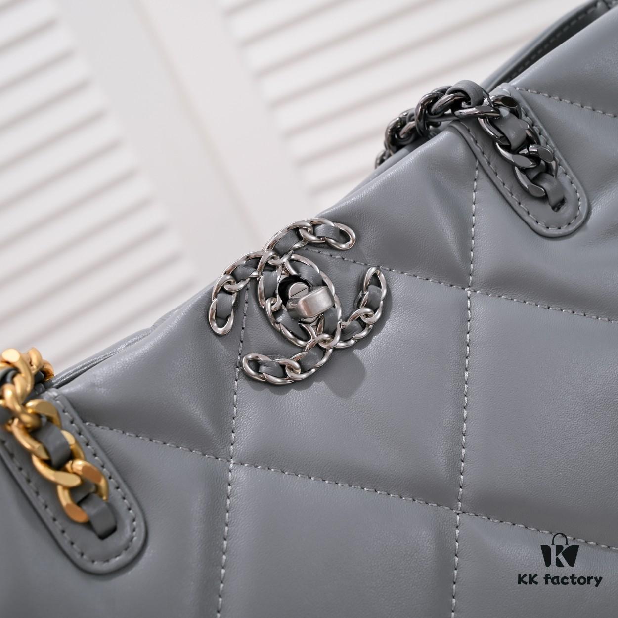 Mini CHANEL 22B 19BAG Tote Black Gold Italian First-Class GR Lamb Leather