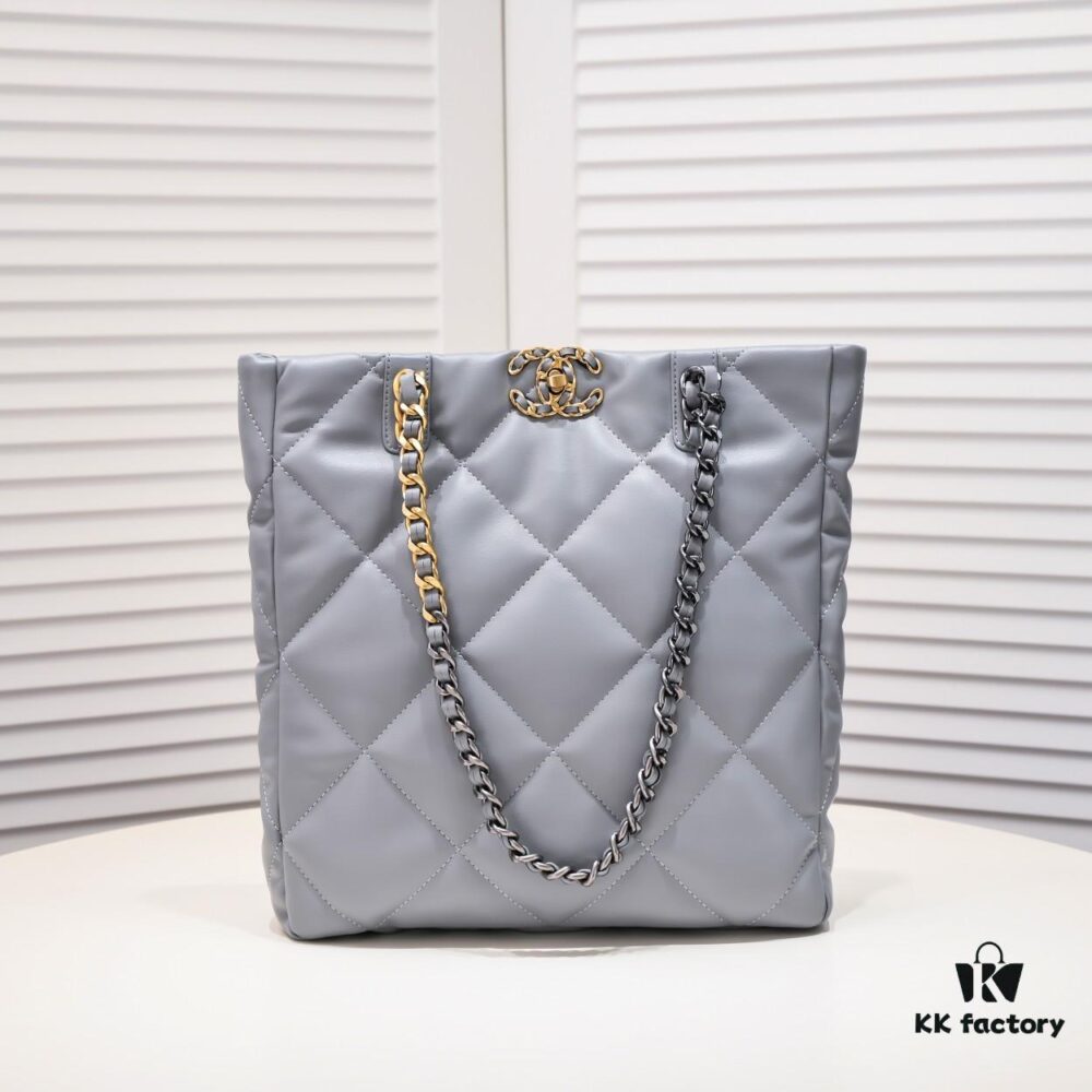 Large AS9088 CHANEL 22B 19BAG Tote Black Gold Italian First-Class GR Lambskin