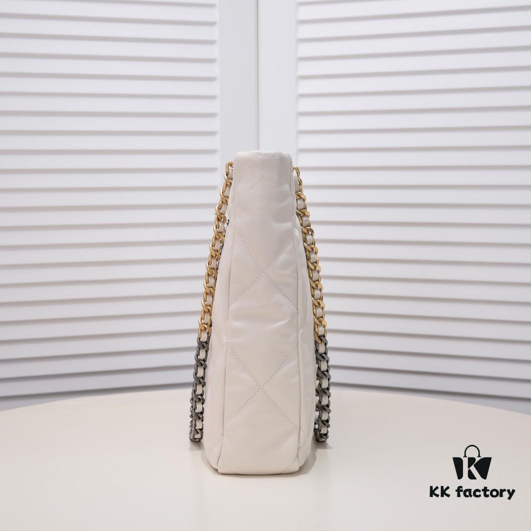 Large AS9088 CHANEL 22B 19BAG Tote Black and Gold Italian First-Class GR Lambskin