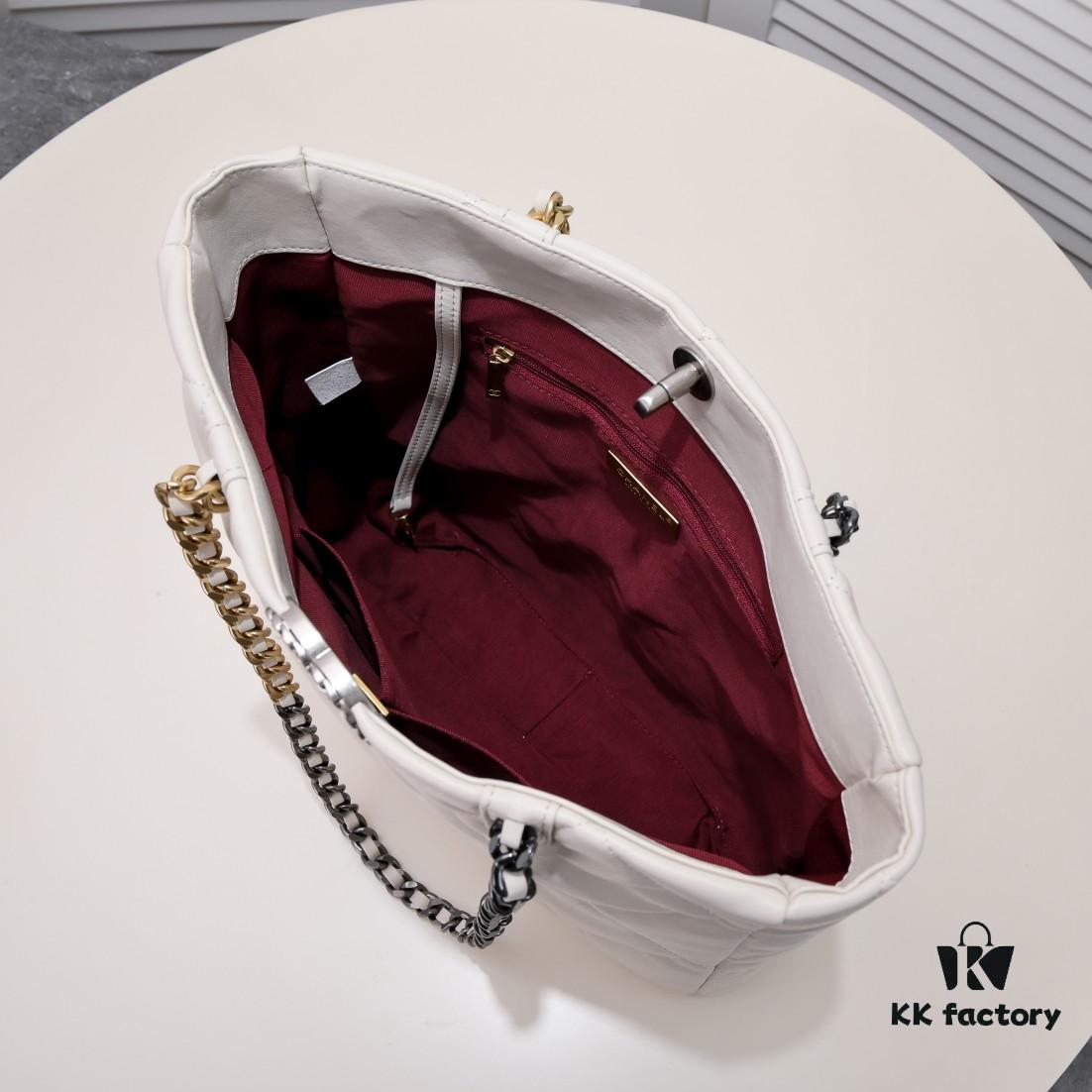 Large AS9088 CHANEL 22B 19BAG Tote Black and Gold Italian First-Class GR Lambskin