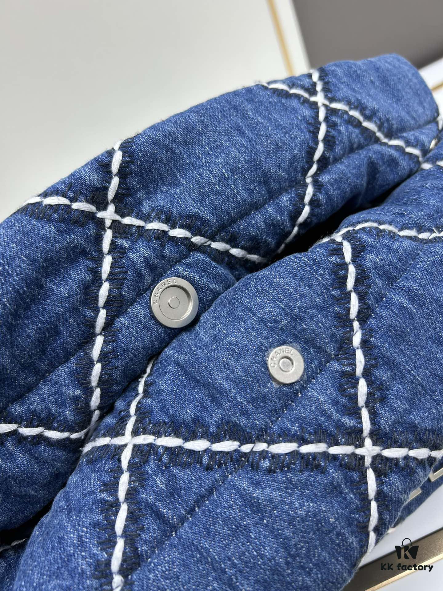 Upgraded! Champion Quality ⭐️⭐️⭐️ 24S Denim 22bag CHANEL 24S Denim Series, Jennie's Same Style Trash Bag – New Member of the 22bag Family with Rivets, This Season's Most Beautiful Denim Collection!