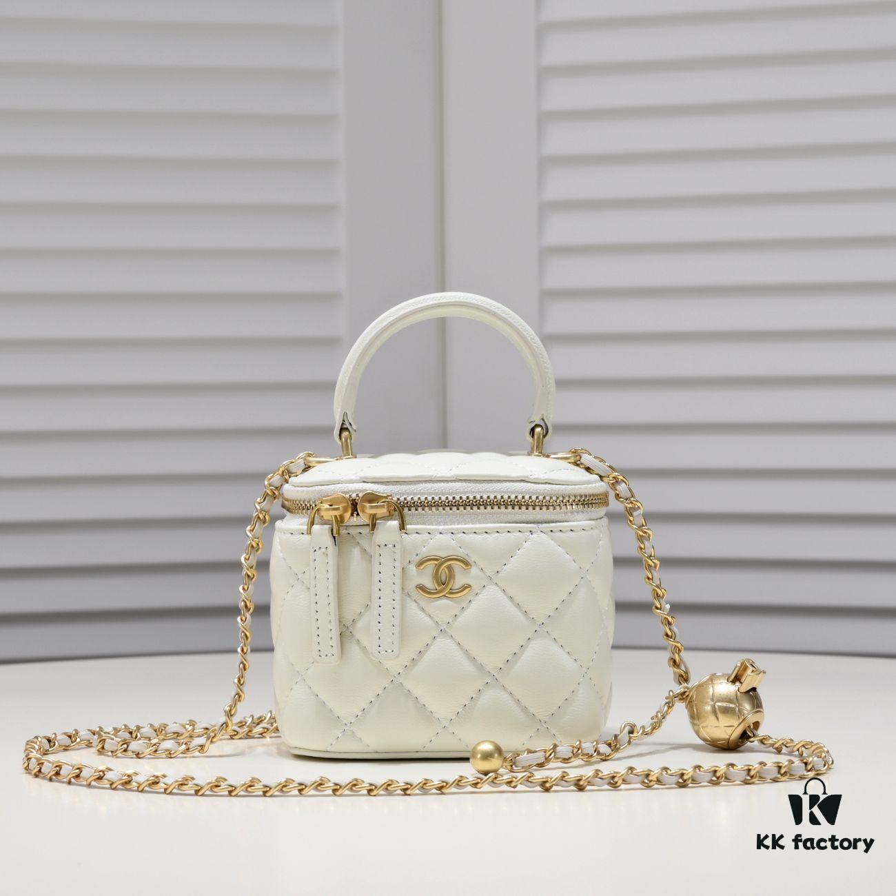 Chanel 2021 Autumn-Winter New Arrival Handheld Makeup Case Mini Storage Box