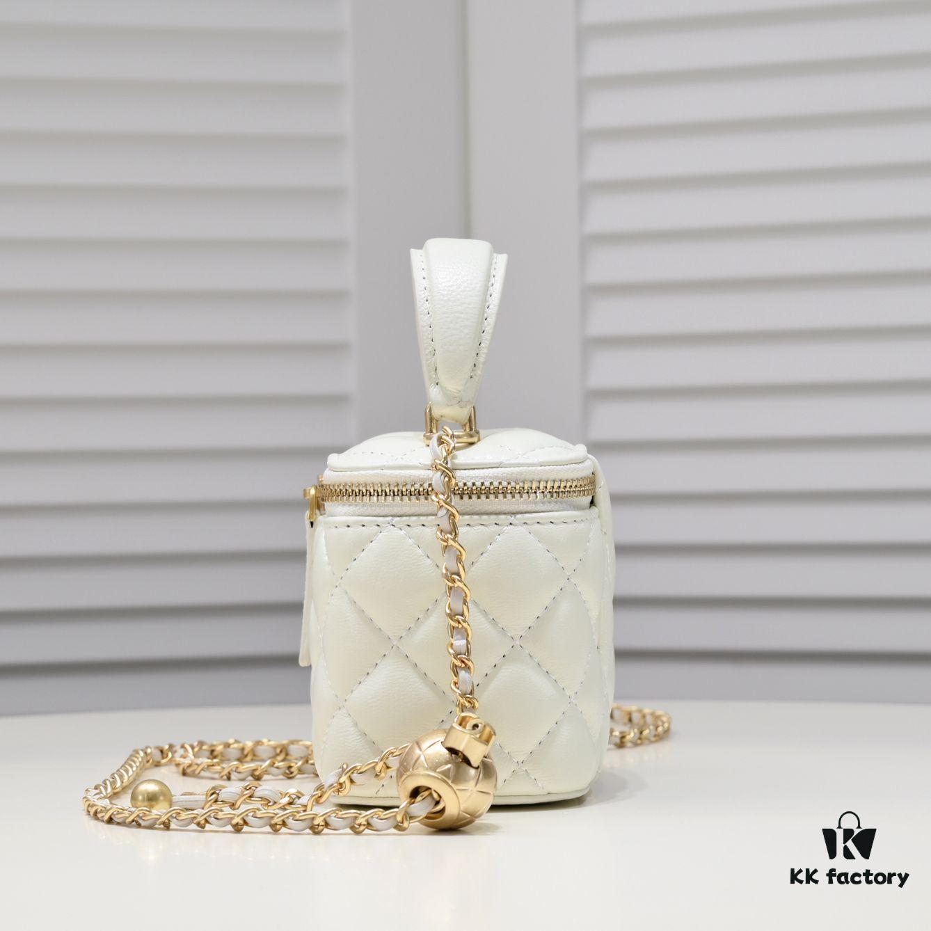 Chanel 2021 Autumn-Winter New Arrival Handheld Makeup Case Mini Storage Box