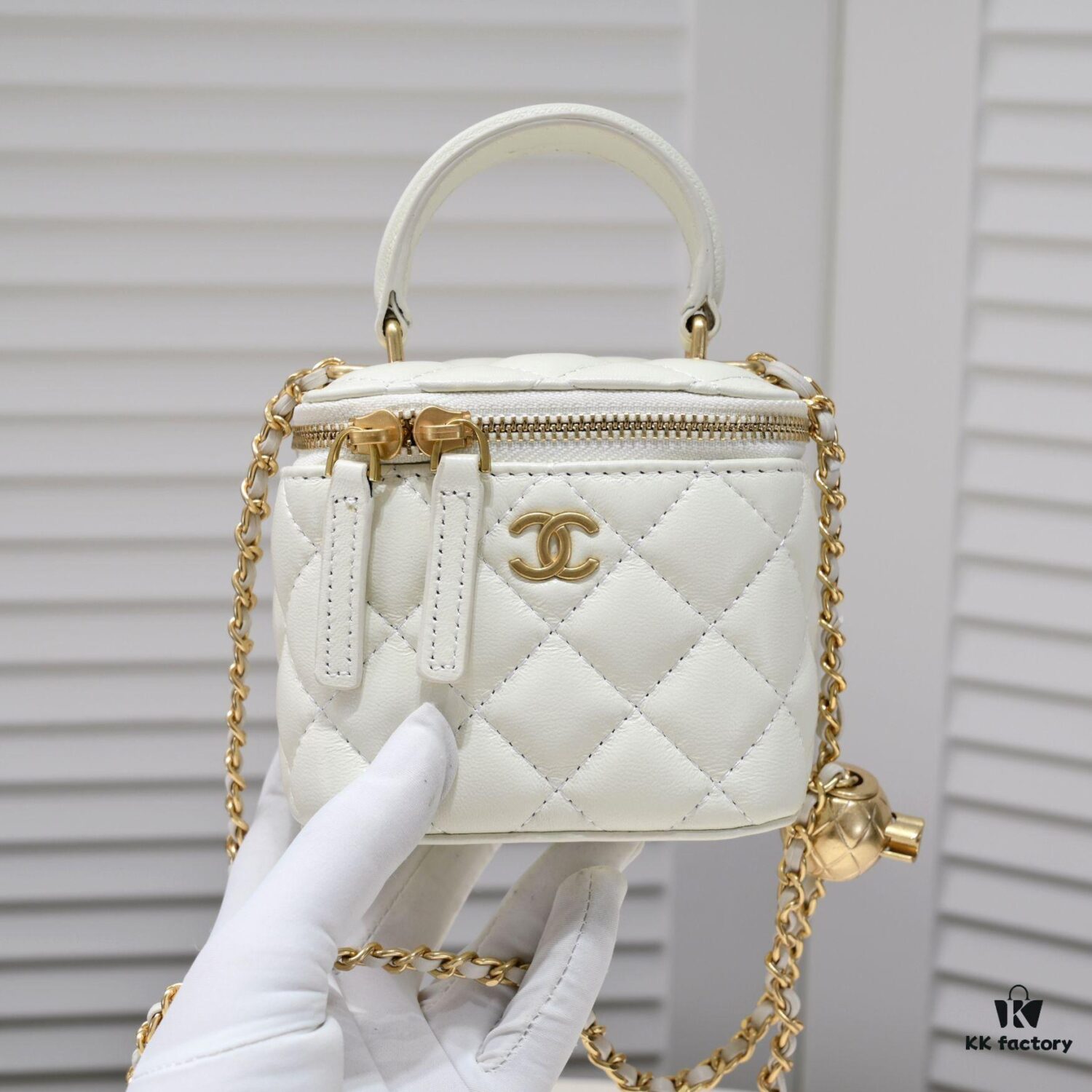 Chanel 2021 Autumn-Winter New Arrival Handheld Makeup Case Mini Storage Box