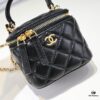 Chanel 2021 Fall/Winter New Arrival Handheld Makeup Pouch Small Storage Box