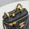 Chanel 2021 Fall/Winter New Arrival Mini Cosmetic Handheld Box, Compact Storage Pouch, Authentic Hardware, Adjustable Strap, Imported Lambskin, Perfect for On-the-Go Touch-Ups and Stylish Daily Accessory