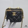 Chanel 2021 Fall/Winter New Arrival Mini Cosmetic Handheld Box, Compact Storage Pouch, Authentic Hardware, Adjustable Strap, Imported Lambskin, Perfect for On-the-Go Touch-Ups and Stylish Daily Accessory