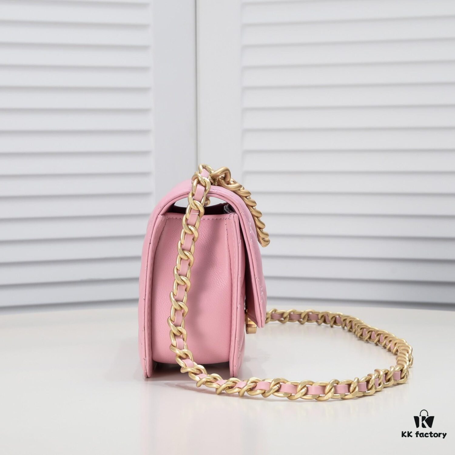 Chanel Should Be This Kind of Effortlessly Elegant – Slightly More Structured with a Shinier Leather Finish, Feeling More Like a Le Boy from the Side