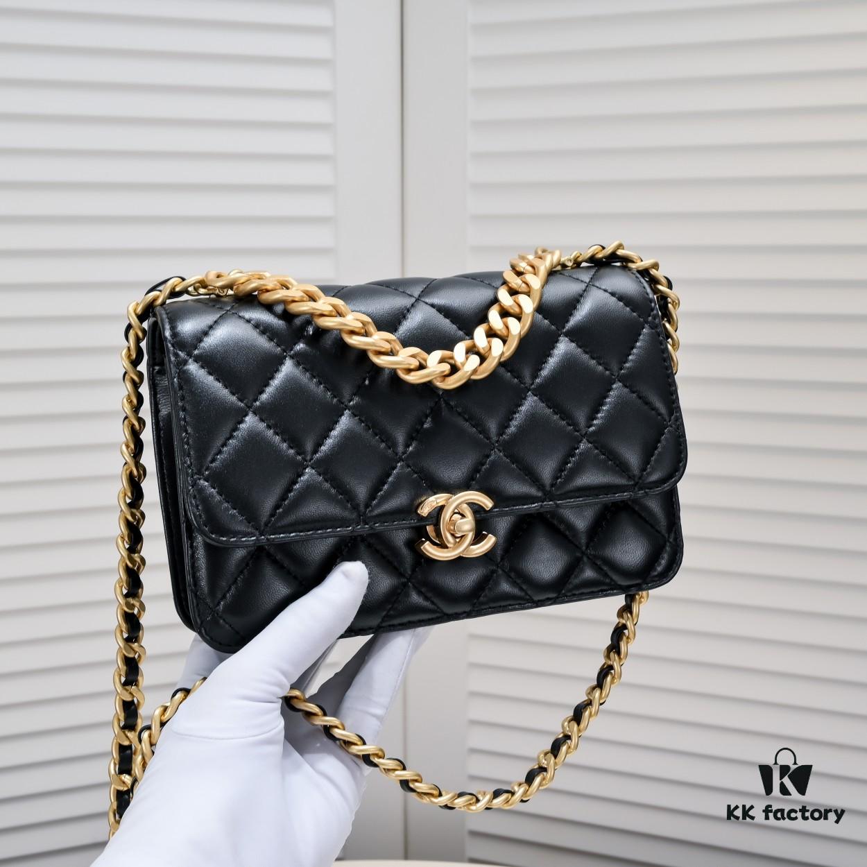 Chanel Should Be This Way: More Structured and Refined with a Laid-Back Elegance