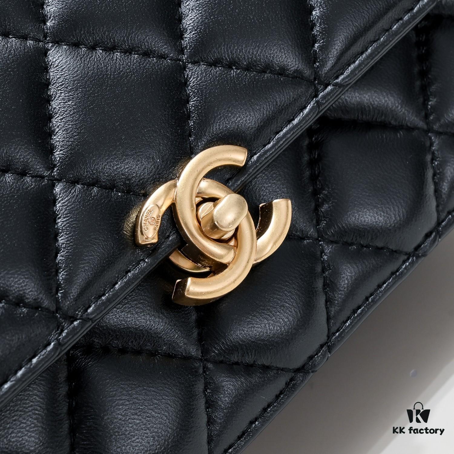 Chanel Should Be This Way: More Structured and Refined with a Laid-Back Elegance